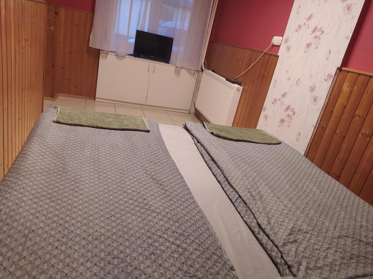 Pingpong Apartman Soltvadkert Ngoại thất bức ảnh