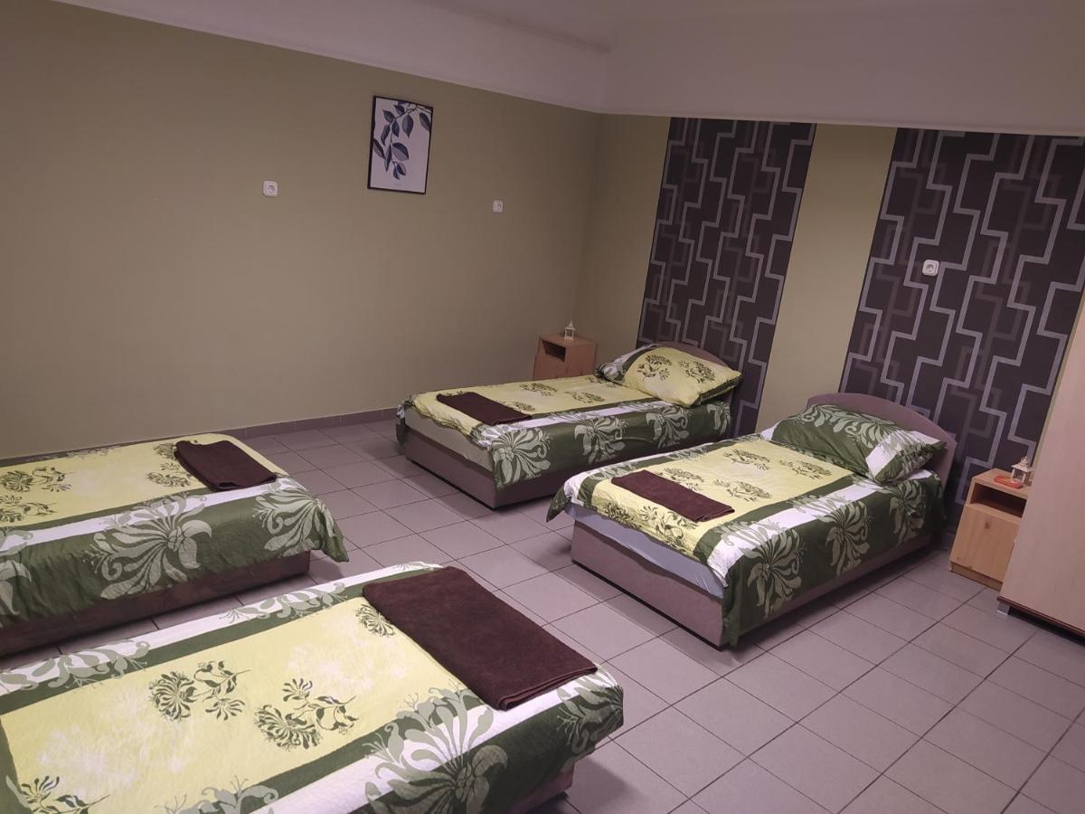 Pingpong Apartman Soltvadkert Ngoại thất bức ảnh